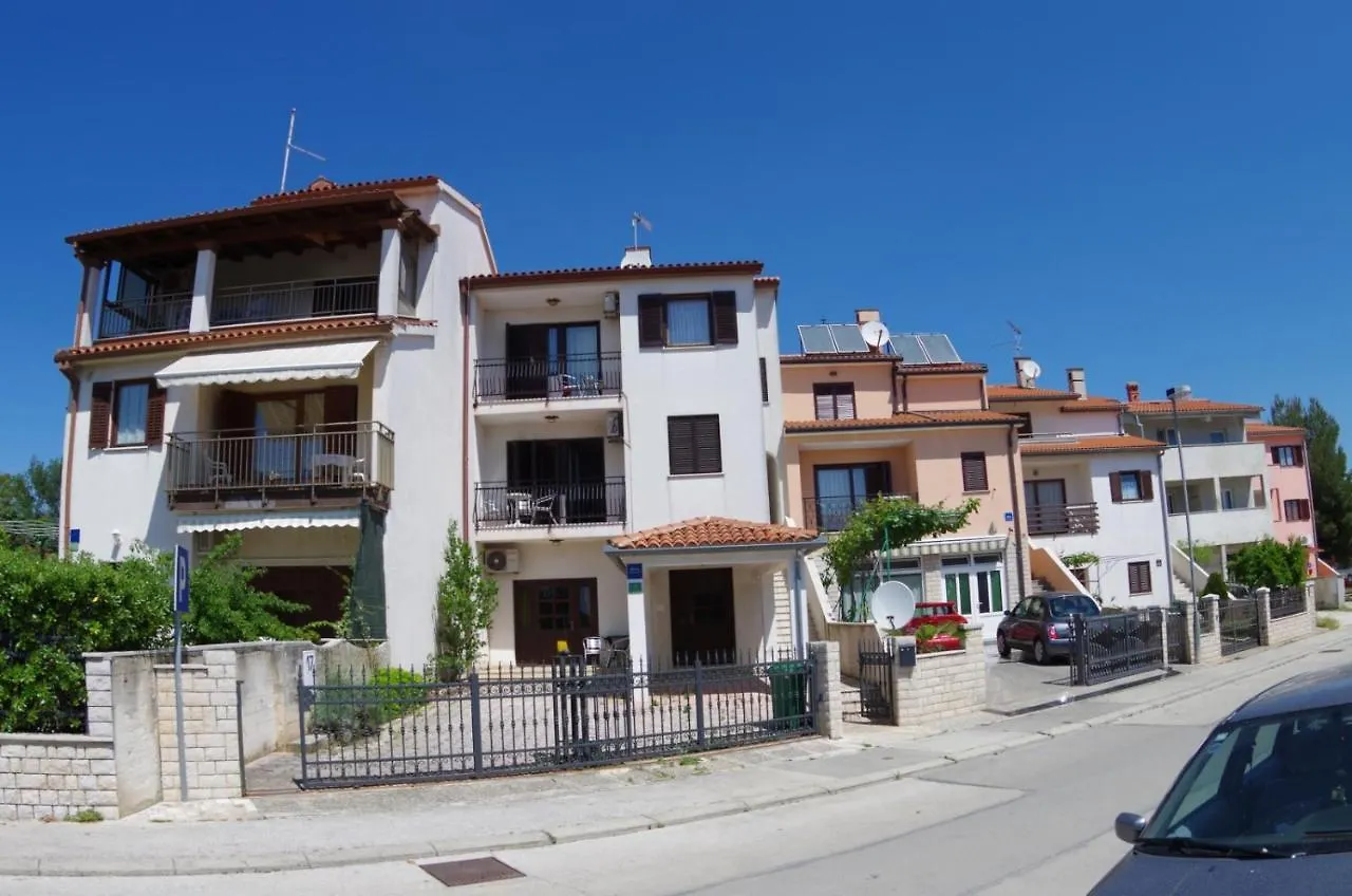 Apartment Leona Pula 0*,  Croatia